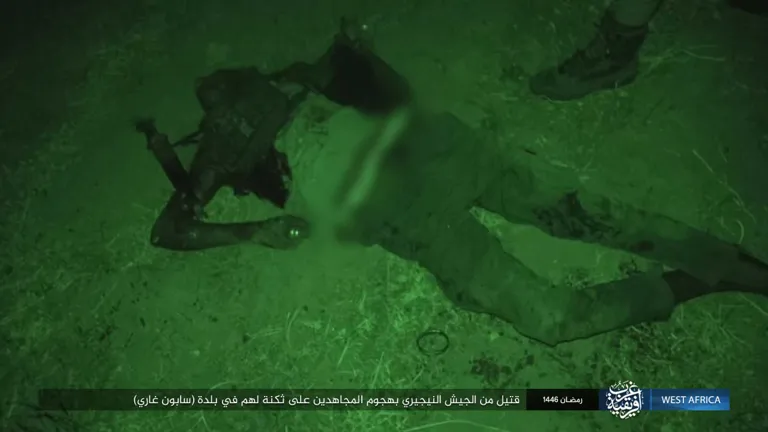 ولاية غرب إفريقية – صور: نتائج هجوم جنود الخلافة على ثكنة للجيش النيجيري المرتد في بلدة (سابون غاري) بمنطقة (برنو)