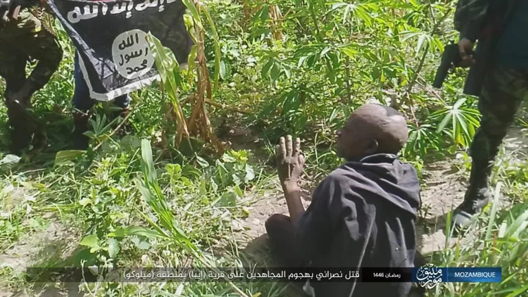 ولاية موزمبيق – صور: نتائج هجوم جنود الخلافة على قرية (إيبا) النصرانية بمنطقة (ميلوكو) في (كابو ديلغادو) شمالي موزمبيق