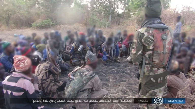 ولاية غرب إفريقية – صور: هجوم جنود الخلافة على موقع للجيش النيجيري المرتد في بلدة (بريدانغ) بمنطقة (برنو) شمالي نيجيريا