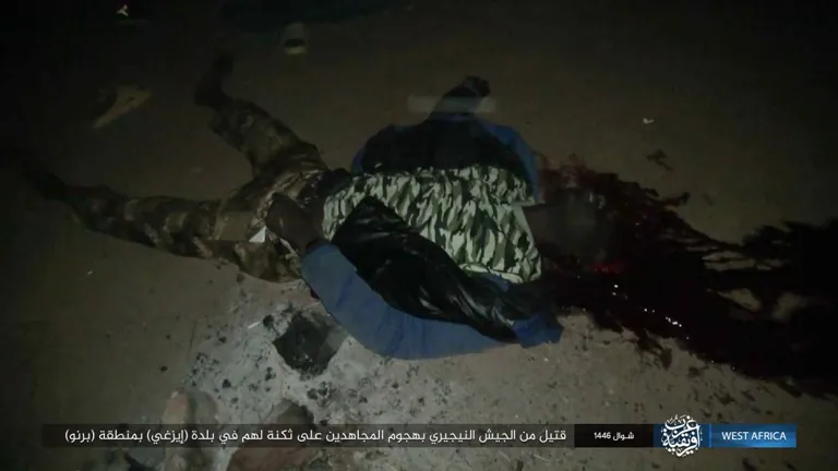 ولاية غرب إفريقية – صور: نتائج هجوم جنود الخلافة على ثكنة للجيش النيجيري المرتد في بلدة (إيزغي) بمنطقة (برنو) شمالي نيجيريا ولاية غرب إفريقية – صور: نتائج هجوم جنود الخلافة على ثكنة للجيش النيجيري المرتد في بلدة (إيزغي) بمنطقة (برنو) شمالي نيجيريا